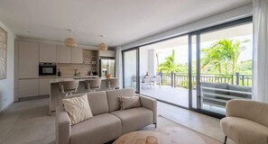 Fernseher, Stereoanlage