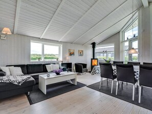 Tv, pejs, dvd-afspiller