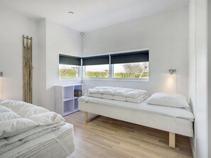 4 bedrooms, internet