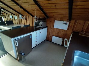 Refrigerador, microondas, horno, lavavajillas