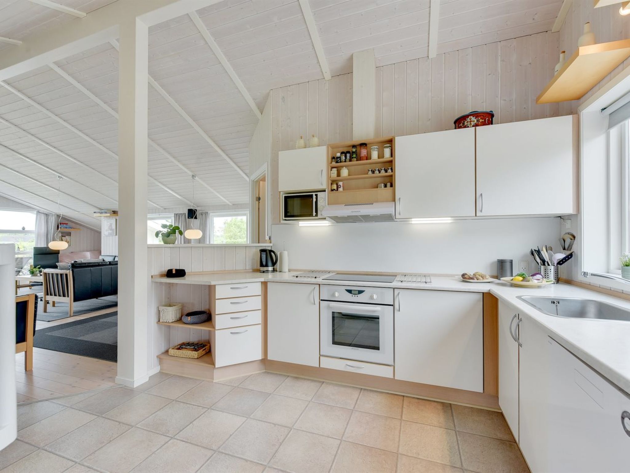 Fridge, microwave, dishwasher, cookware/dishes/utensils