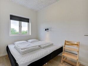 6 bedrooms, WiFi
