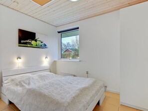 3 bedrooms, Internet