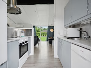 Køleskab, mikrobølgeovn, ovn, opvaskemaskine
