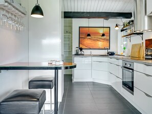 Fridge, microwave, dishwasher, cookware/dishes/utensils
