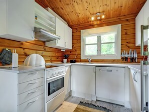 Fridge, microwave, dishwasher, cookware/dishes/utensils