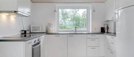 Réfrigérateur, micro-ondes, four, lave-vaisselle