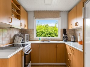 Fridge, oven, cookware/dishes/utensils