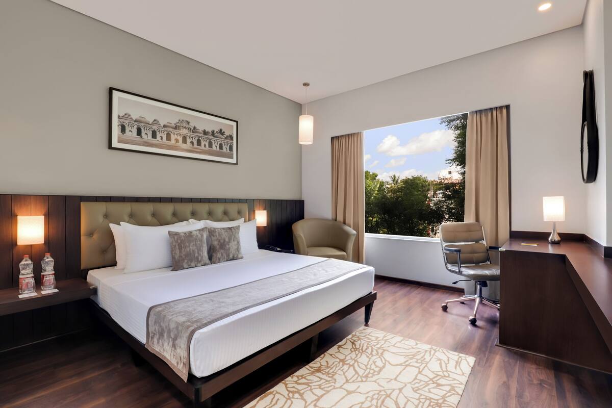 Superior King Room | Kedap suara, setrika/meja setrika, dan Wi-Fi gratis
