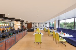 Frühstück, Mittagessen und Abendessen