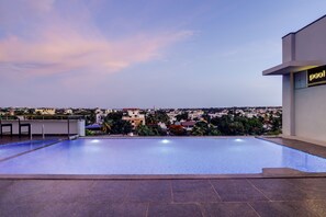 Kolam renang terbuka