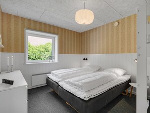 8 bedrooms, WiFi