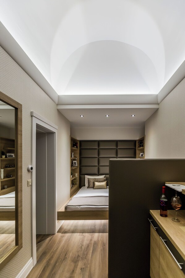 1 habitación, tabla de planchar con plancha, wifi y ropa de cama