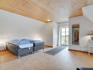 7 bedrooms, WiFi