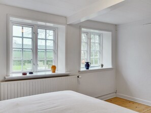 3 bedrooms, Internet