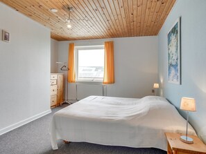 12 bedrooms, internet