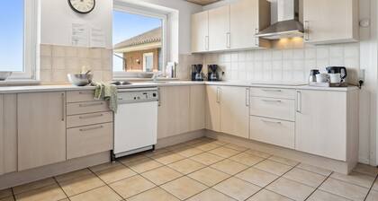 "Stefania" - 700m from the sea by Interhome