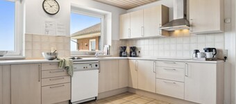 "Stefania" - 700m from the sea by Interhome