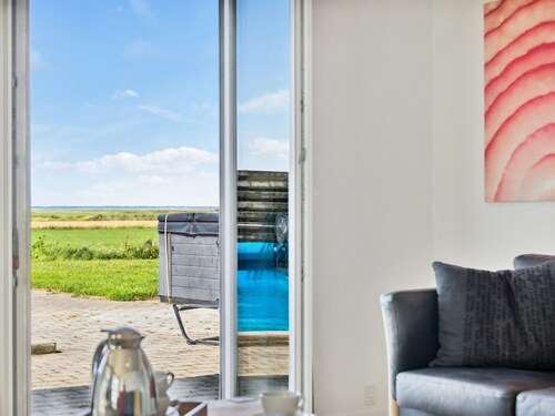 "Stefania" - 700m from the sea by Interhome