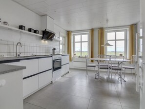 Fridge, microwave, dishwasher, cookware/dishes/utensils - "Juuso" - 20km from the sea by Interhome (Bredebro)