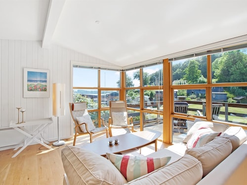 "Veselin" - 100m from the sea by Interhome