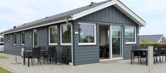 "Jannik" - 300m from the sea by Interhome
