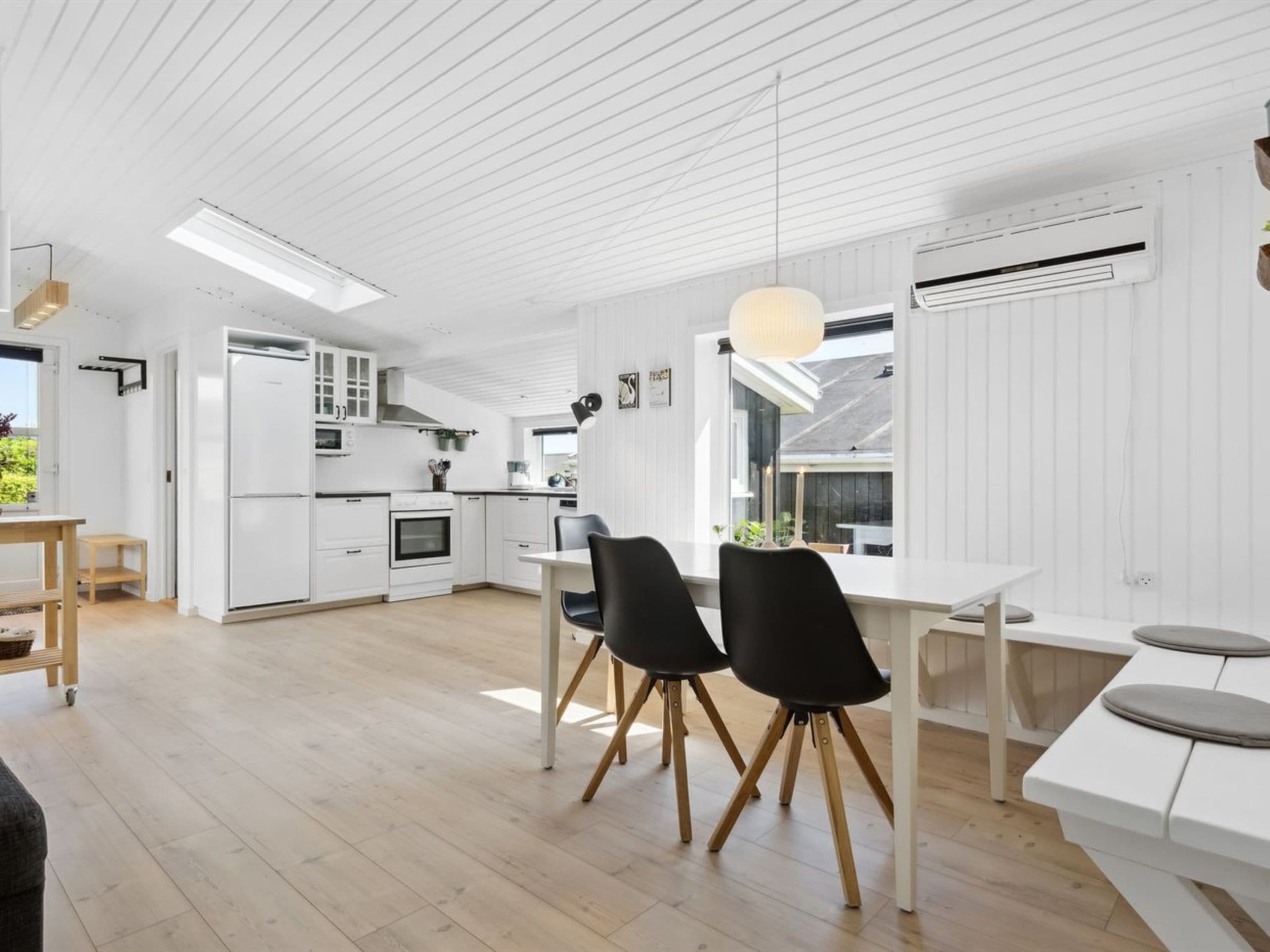 Réfrigérateur, micro-ondes, lave-vaisselle