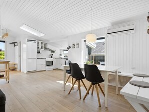 Fridge, microwave, dishwasher, cookware/dishes/utensils