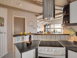 Fridge, microwave, dishwasher, cookware/dishes/utensils