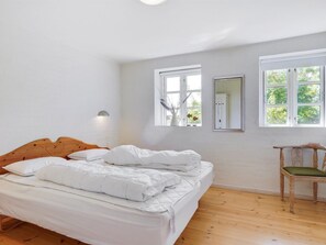 8 bedrooms, WiFi