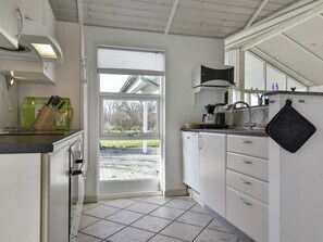 Réfrigérateur, micro-ondes, four, lave-vaisselle