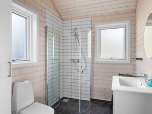Bathroom - "Mato" - 100m from the sea by Interhome (Humble)