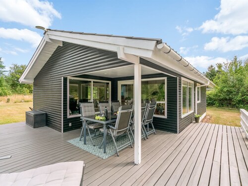 "Giertrud" - 500m from the sea by Interhome