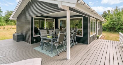 "Giertrud" - 500m from the sea by Interhome