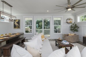 Televisión, futbolito y tenis de mesa 