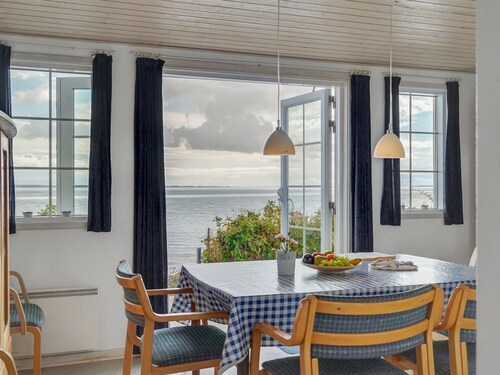 "Tana" - 5m from the sea by Interhome