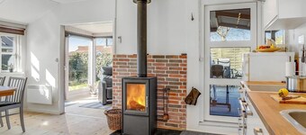"Loella" - 35m from the sea by Interhome