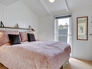3 bedrooms, Internet