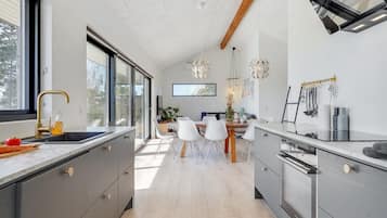 Réfrigérateur, micro-ondes, lave-vaisselle