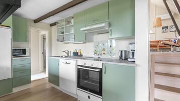 Réfrigérateur, micro-ondes, four, lave-vaisselle