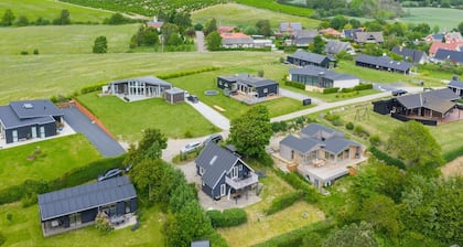 "Chayton" - 450m from the sea by Interhome