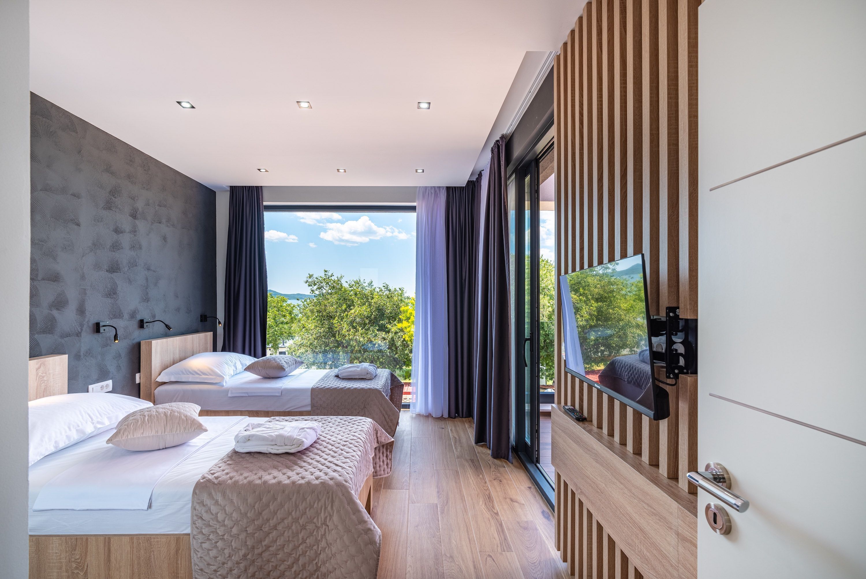 House, Smoking | 4 bedrooms