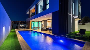 House, Smoking | 4 bedrooms