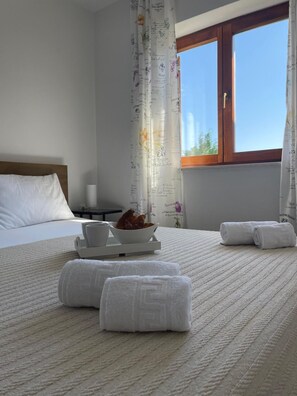 2 bedrooms, WiFi, bed sheets