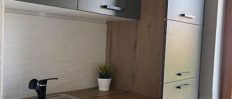 Oven, dishwasher