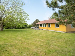 Property grounds - "Janne" - 400m from the sea by Interhome (Bogense)