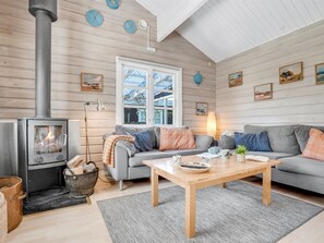 TV, fireplace, DVD player