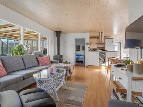 "Hattie" - 100m from the sea by Interhome