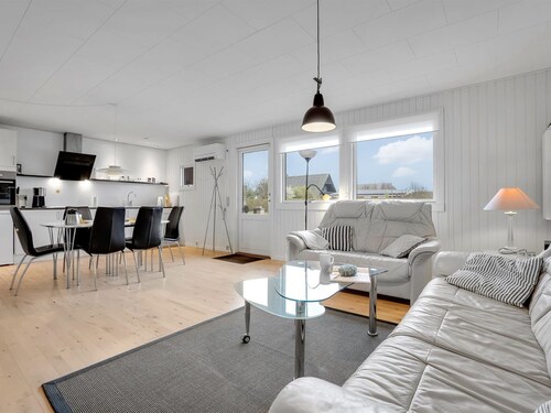 "Esther" - 700m from the sea by Interhome