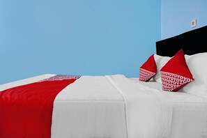 Double Room | Bed sheets - Hotel O Fajar Inn (Depok)